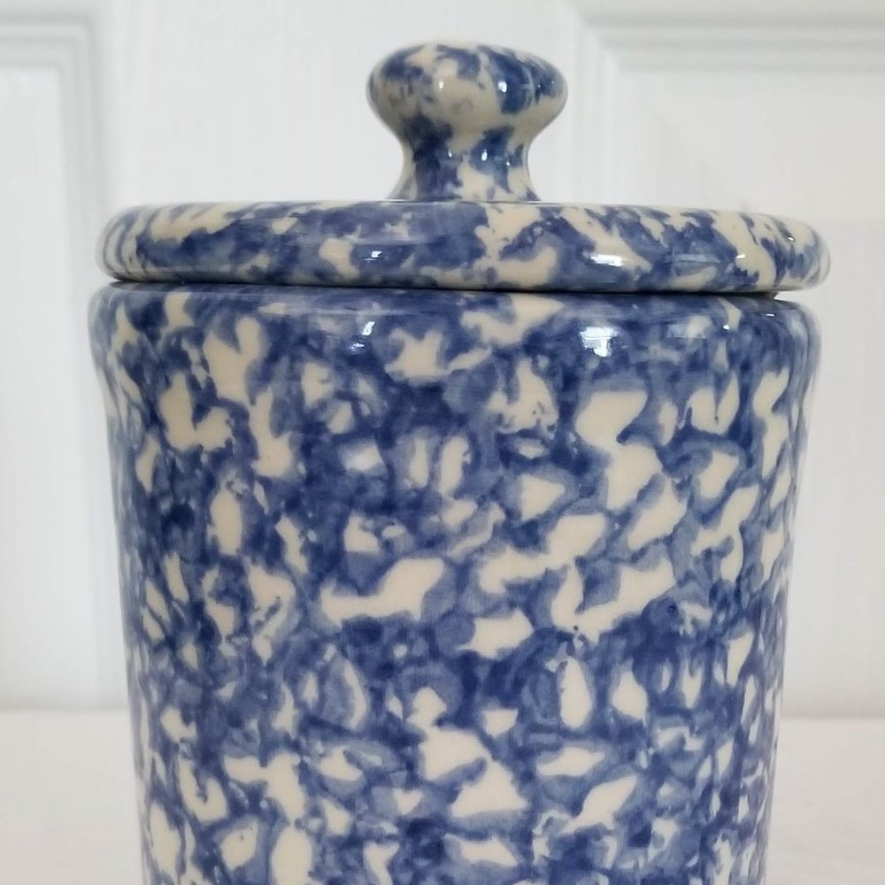 Henn Mini Crock with lid